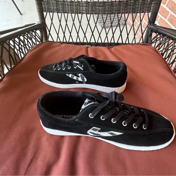 Black-and-white zebra print, fashion sneakers from Sweden.  ladies size 11 - Picture 7 of 10